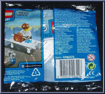 Paramedic from City - Polybags manufactured by Lego [Back]