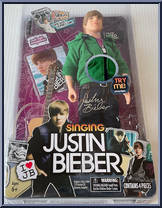 Justin Bieber (One Less Lonely Girl) from Justin Bieber - Basic Series manufactured by Bridge Direct [Front]