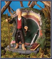 Bilbo (Traveling) (Shire Base) (Red Box Reissue) from Lord of the Rings - Fellowship of the Ring - Series 3 manufactured by Toy Biz [Loose]