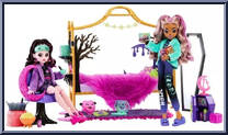 Creepover Party Bedroom from Monster High - Creepover Party manufactured by Mattel [Loose]
