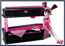 Jewelry Box Coffin (Draculaura) Action Figure
