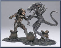 Alien & Predator from Movie Maniacs - Box Sets manufactured by McFarlane [Loose]