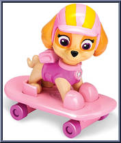 Skateboard Skye from Paw Patrol - Skateboard Pups manufactured by Spinmaster [Loose]