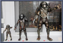Predator (Masked) from Predators - Quarter Scale manufactured by Neca [Size Comparison]
