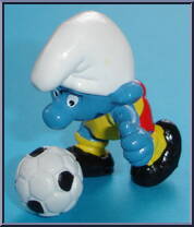 Soccer Smurf (Yellow Shirt / Red Shorts) from Smurfs - Soccer manufactured by Peyo [Loose]