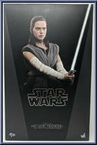 Rey (Jedi Training) from Star Wars - Last Jedi manufactured by Hot Toys [Front]