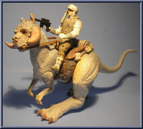 TaunTaun & Luke Skywalker (Hoth Gear) Action Figure