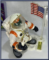 Moon Landin' Michelangelo  from Teenage Mutant Ninja Turtles - Apollo 11 (with Cards) manufactured by Playmates [Loose]
