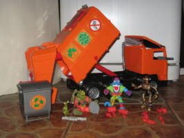 Mutant Municipal: Foot Trashin' Garbage Truck (Teenage Mutant Ninja Turtles) Custom Vehicle
