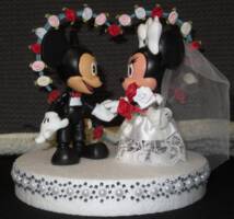 Mickey and Minnie wedding cake topper (Infinity (Disney)) Custom Diorama / Playset