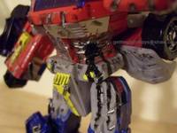Battle Damage Optimus Prime Classics (Transformers - Alternators) Custom Action Figure