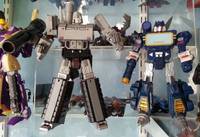 Classics Voyager Scale Soundwave (non-transforming) (Transformers) Custom Action Figure