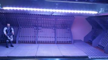 Scifi- Industrial Corridor (Aliens) Custom Diorama / Playset