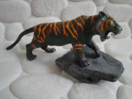 He-Man - Battle Cat Cringer (Masters of the Universe) Custom Statue / Bust